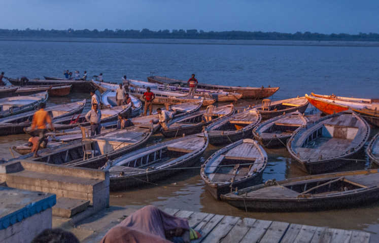 04 - India - Varanasi - rio Ganges - amanecer